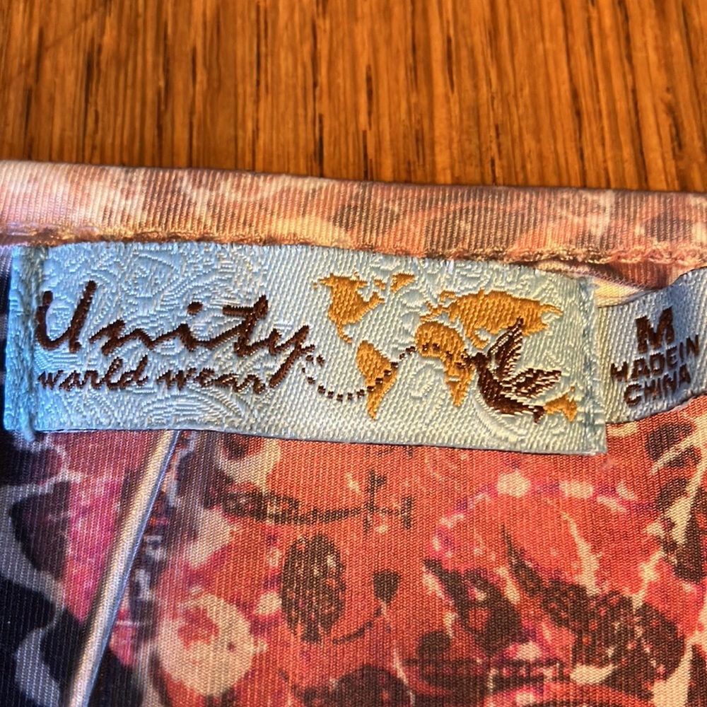 🎁2/$12  UNITY WORLD WEAR MED CAP SLEEVE PINK & BLACK WITH COPPER DETAILING TOP - Picture 4 of 8